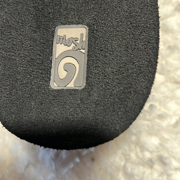 Teva “Mush” Wedge 2” heel Gray straps with silver stitching - Picture 7 of 8